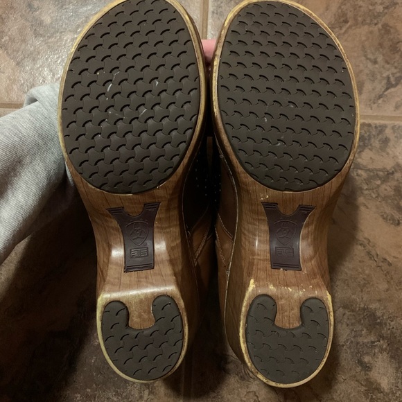 Ariat Bella Leather Clogs - Picture 3 of 7